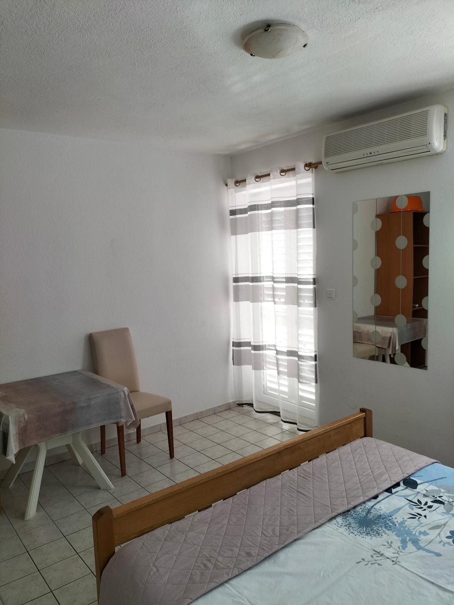 Ferienwohnung - Studie-Apartment in Makarska, Kroatien Exterior foto